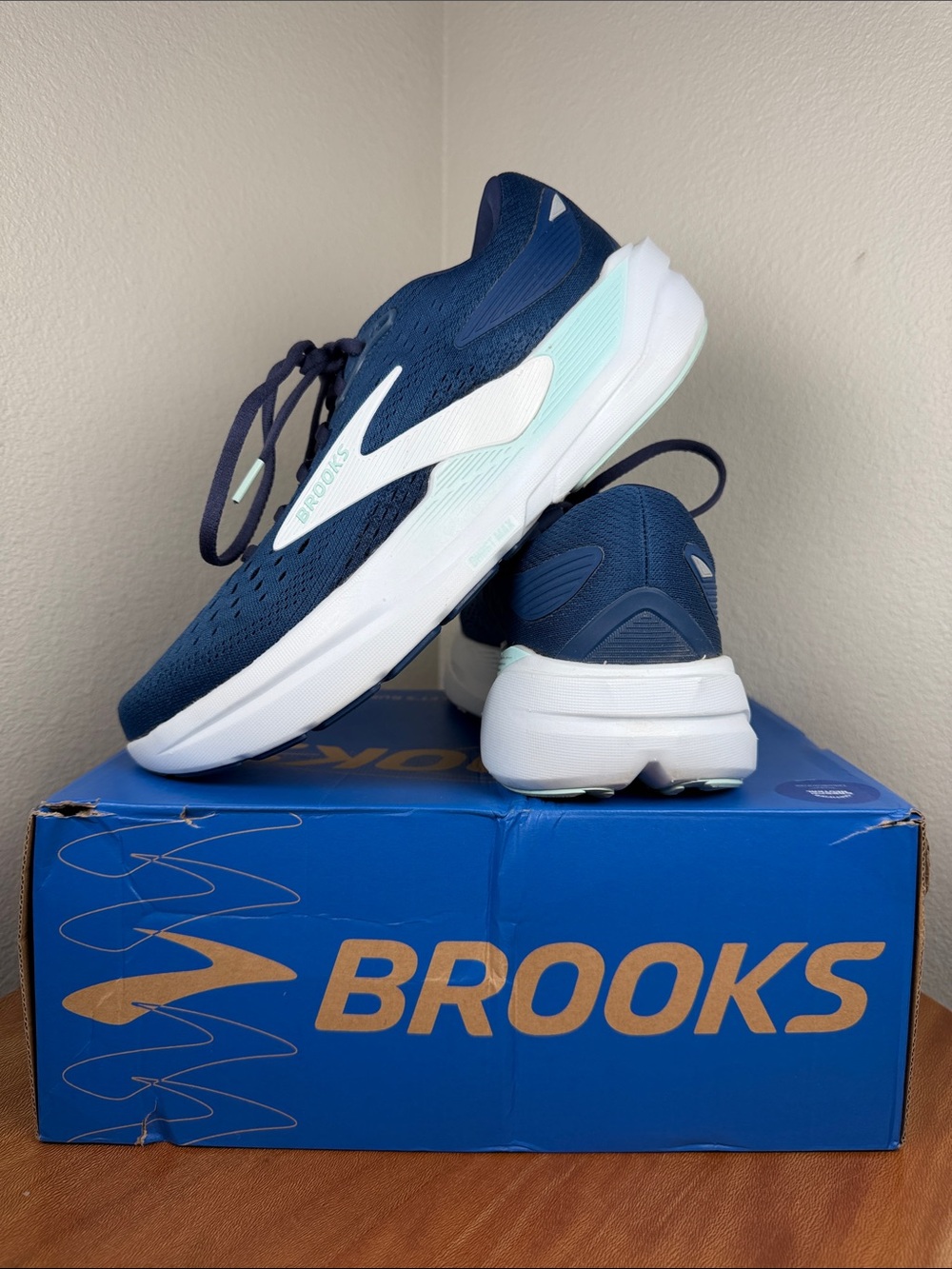 BROOKS Ghost Max 3 Run Walk Shoes Sneakers Navy Peacoat Clearwater Size 9.5